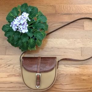 Ralph Lauren crossbody adjustable pocketbook clasp